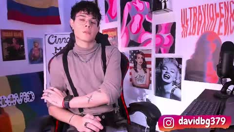 David     Independent Model online show from March 9, 1:56 am