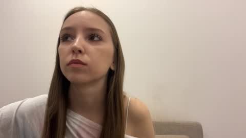 Aurora online show from April 3, 4:03 pm