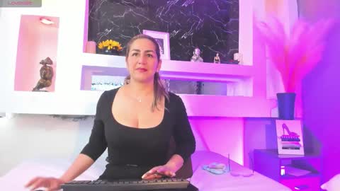 Cinthya  online show from February 21, 2:31 pm