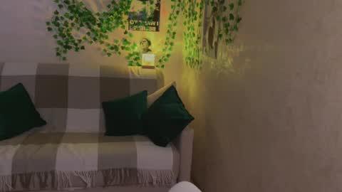 karina online show from April 14, 1:36 pm