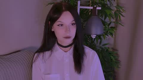 Claire Bennett online show from June 25, 11:43 pm