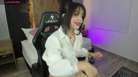 C L A R A online show from November 29, 3:14 am