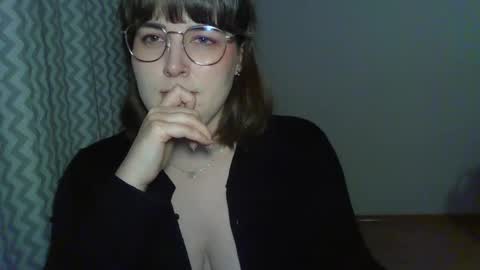 Clara online show from April 16, 8:09 pm