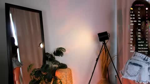 Claire online show from June 2, 2:19 pm