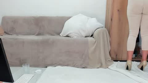 Deea xxx online show from November 14, 4:25 am