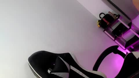 MIKAY OR MIKAH online show from October 7, 11:34 pm