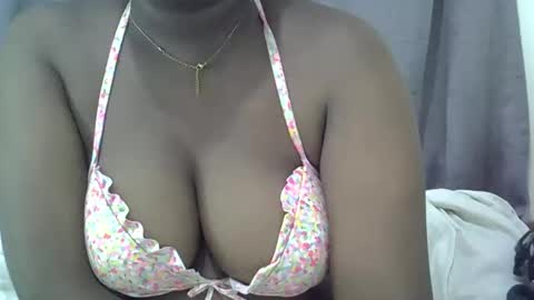 classy_zoey online show from December 22, 11:33 pm