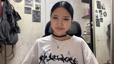 Lili online show from March 18, 7:31 pm