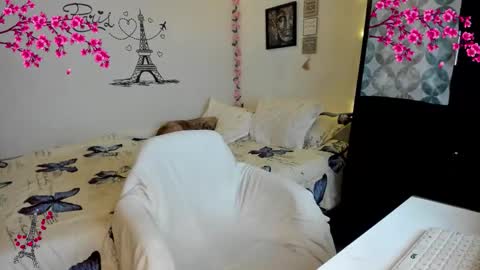 cleo_christmas online show from March 23, 12:15 am