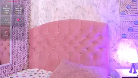 Snapshot of cleo_nilee chatting on October 23, 2:13 am cleo online show from October 23, 2:13 am