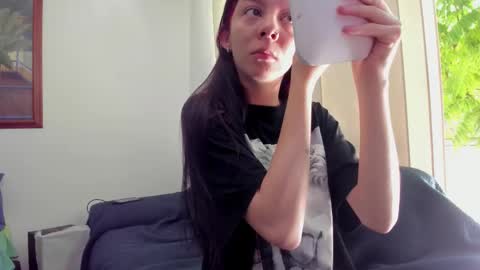 cleowhite_ online show from October 25, 6:19 pm