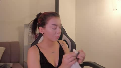 cleowhite_ online show from February 27, 9:51 pm