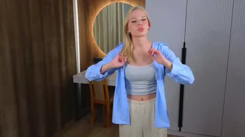 Aria online show from November 14, 12:40 pm