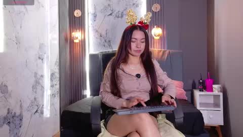 Cloe online show from December 15, 3:13 am