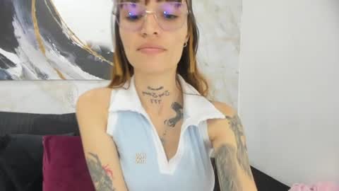 Cloe  online show from June 24, 1:18 pm