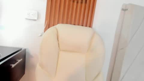 cloe_brown1 online show from June 4, 7:09 pm