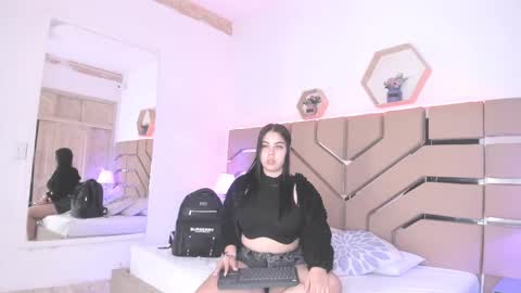 Cloe Online de 600 a 1400 online show from March 8, 11:27 am