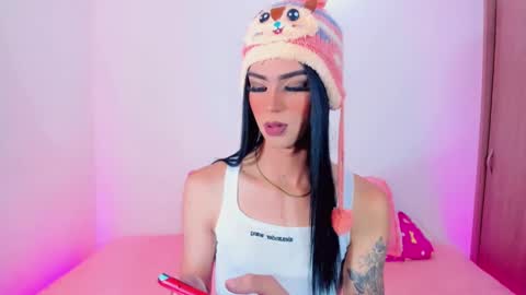 CLOE REMINTON online show from March 10, 6:49 am