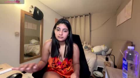 cloe small online show from January 17, 7:18 am