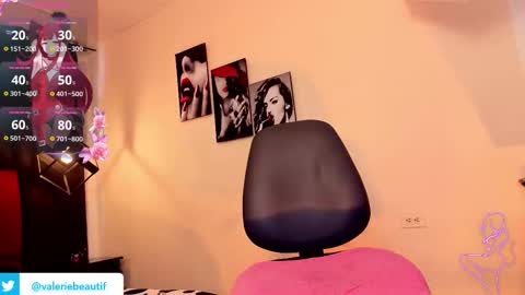 Snapshot of cock_big_girl chatting on October 21, 1:38 pm Valerie nenitasexy online show from October 21, 1:38 pm
