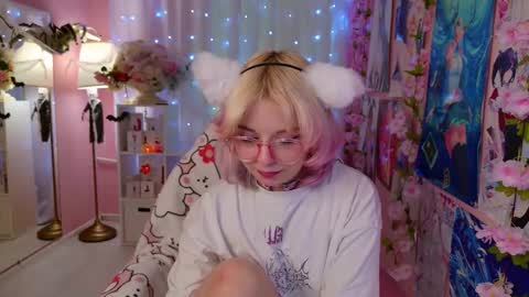 Mia online show from October 24, 9:48 pm