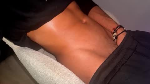 Snapshot of coitzzz chatting on October 8, 8:09 am coitzzz online show from October 8, 8:09 am