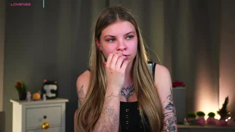 Jenny online show from April 10, 3:39 pm