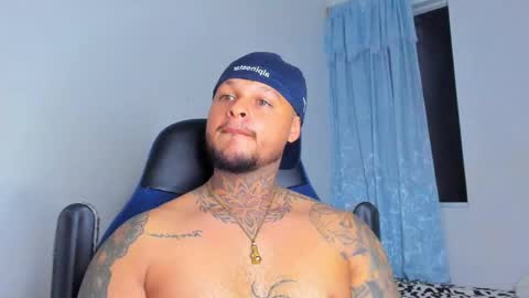 colin_fox1 online show from March 31, 2:45 am