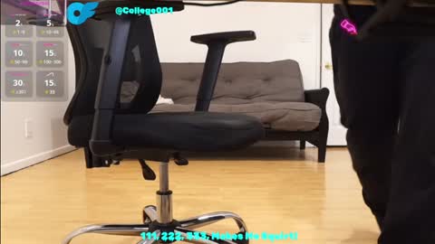 College001 online show from January 26, 1:47 pm