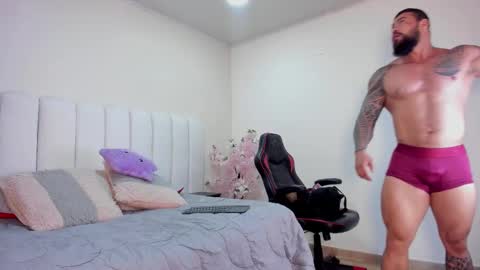 college_muscle_ass online show from September 9, 1:49 am