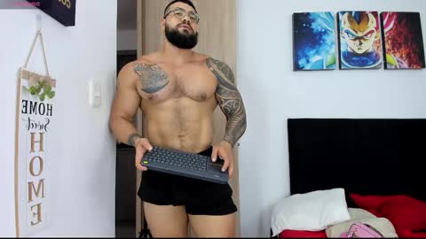 college_muscle_ass online show from March 1, 8:24 pm