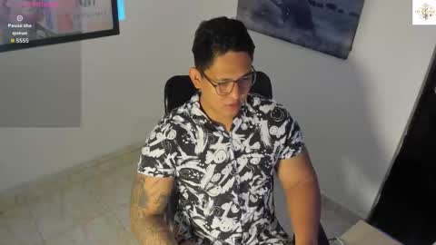 coltonmassif_ online show from November 1, 10:31 pm