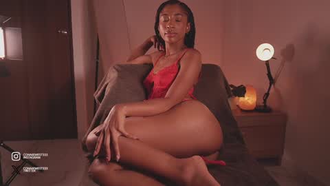 Snapshot of connie_west0 chatting on December 15, 2:41 am   independent model online show from December 15, 2:41 am