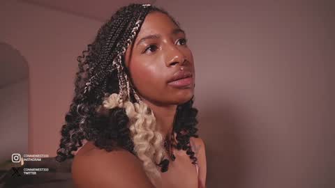 Snapshot of connie_west0 chatting on December 10, 1:11 am   independent model online show from December 10, 1:11 am