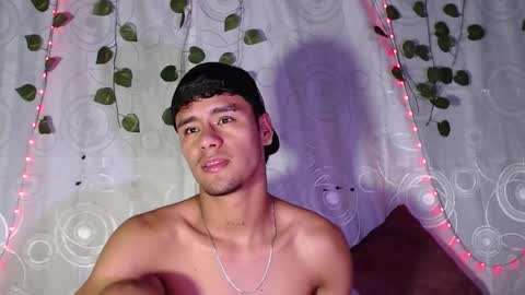 connor_michael online show from November 13, 8:33 pm