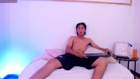 Connor online show from December 19, 12:06 am