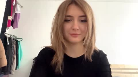 Amelia online show from February 22, 12:30 pm