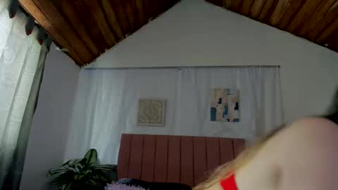 conyabril online show from May 14, 2:48 pm