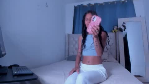 Snapshot of coralinej0nes chatting on October 22, 4:15 am Coraline online show from October 22, 4:15 am