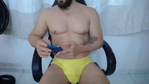 Snapshot of corolaxxl chatting on October 22, 2:04 am corolaxxl online show from October 22, 2:04 am