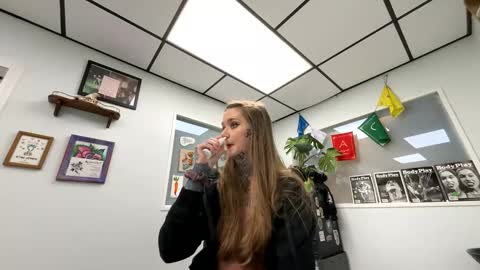 corpsechick online show from December 18, 12:10 am