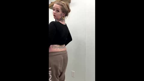 corpsechick online show from December 16, 11:18 pm