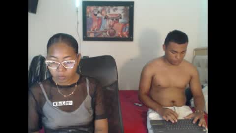 couple_hot0240129 online show from January 19, 3:22 pm
