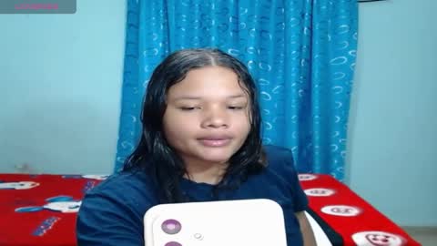 SOPHIE Y CAMILO online show from April 16, 2:33 am