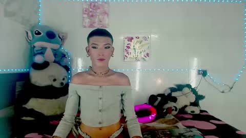 Snapshot of couple_sweet1016 chatting on October 2, 12:53 am ALEXA  KIM online show from October 2, 12:53 am