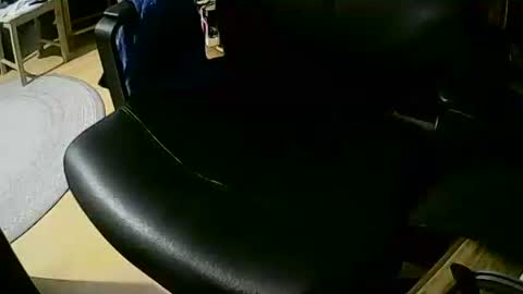 Snapshot of coyote017 chatting on September 13, 10:06 am coyote017 online show from September 13, 10:06 am