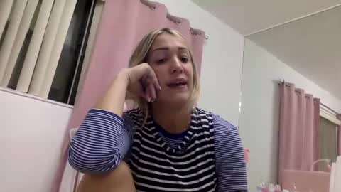 cramelito01 online show from December 30, 12:43 am