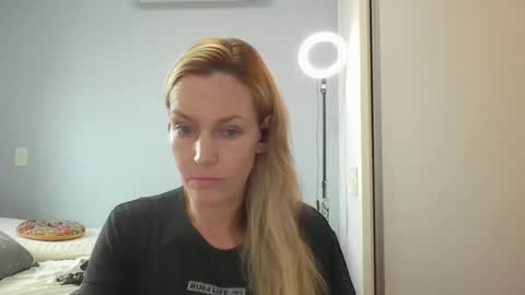 Anny online show from April 9, 10:43 am