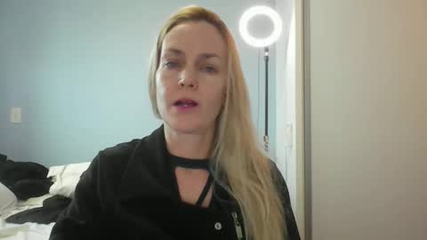 Anny online show from May 27, 10:45 am