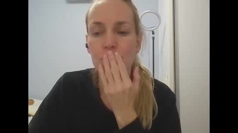 Anny online show from May 26, 12:17 am
